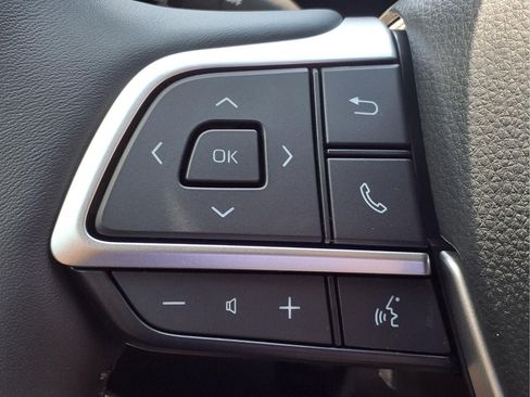Used 2026 Toyota Highlander Platinum AWD/4WD image 25