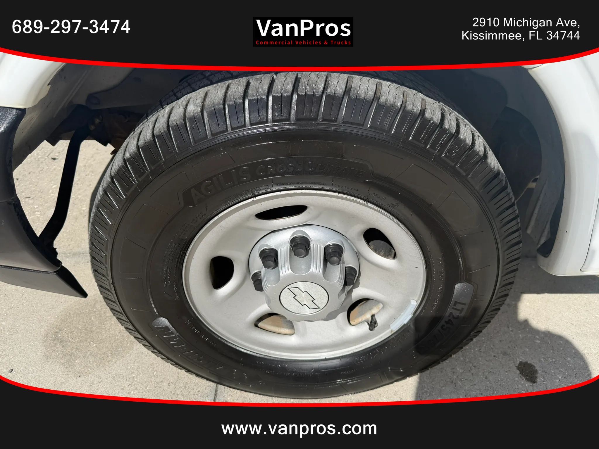 Used 2017 Chevrolet Express 2500 RWD image 17