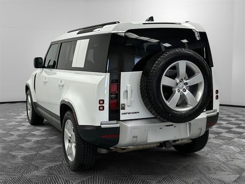 Used 2025 Land Rover Defender 110 S image 3