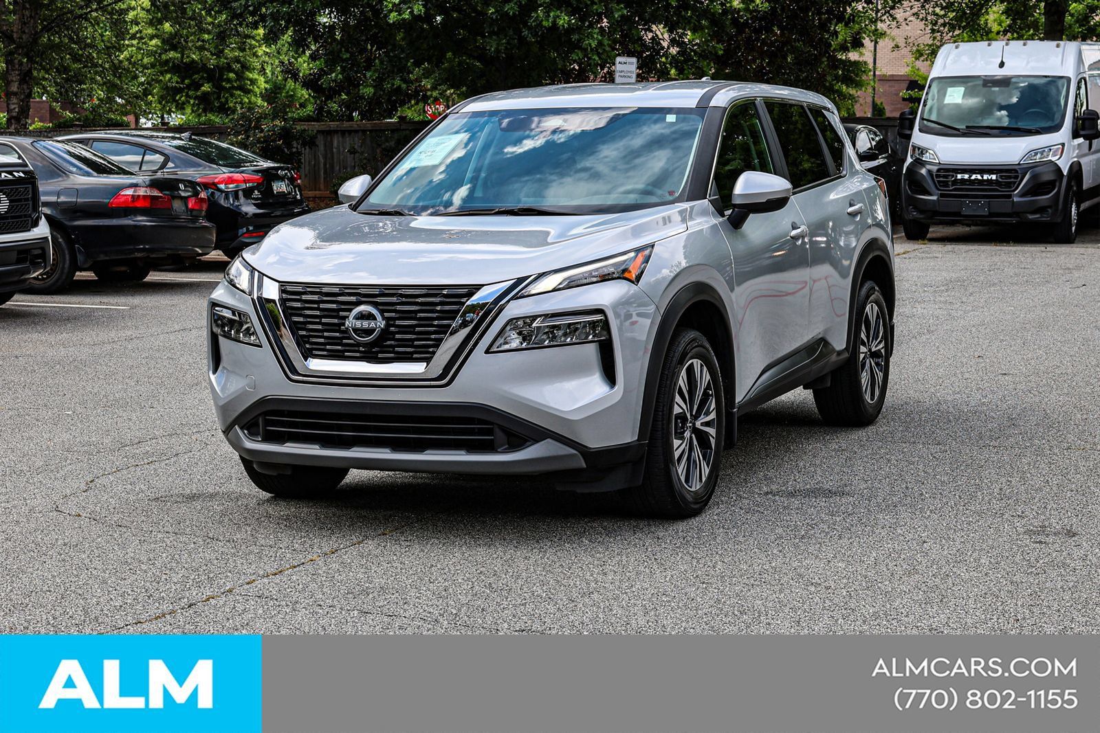 Used 2023 Nissan Rogue SV FWD image 3