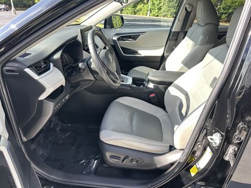Certified 2021 Toyota RAV4 XLE Premium FWD image 16