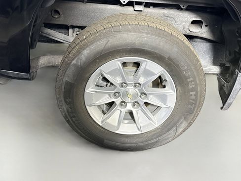 Used 2021 Chevrolet Silverado 1500 LT RWD image 32