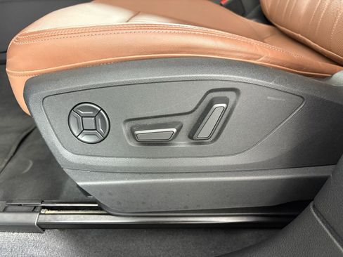Used 2024 Audi Q8 e-tron Premium Plus w/ Premium Plus Package AWD/4WD image 11