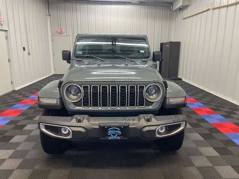 Used 2025 Jeep Wrangler Unlimited Sahara image 7