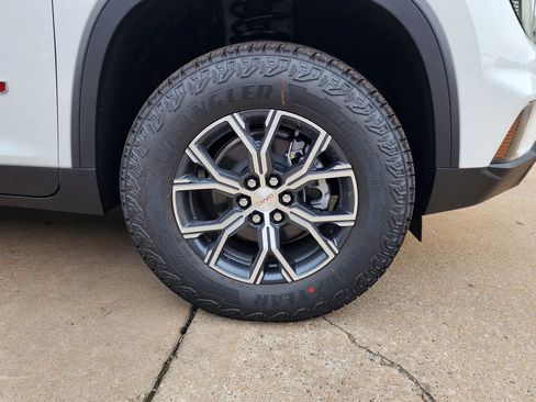 New 2026 GMC Acadia AT4 image 56
