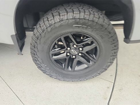 Certified 2024 Chevrolet Silverado 1500 LT Trail Boss w/ Convenience Package II image 29