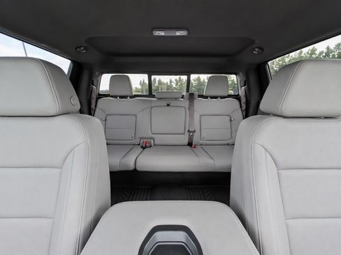 Used 2022 Chevrolet Silverado 1500 LT AWD/4WD image 14
