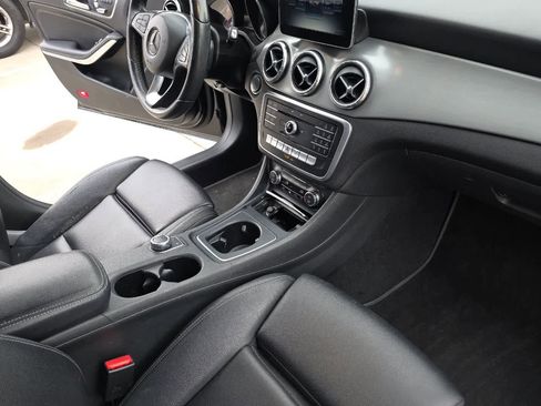 Used 2018 Mercedes-Benz CLA 250 image 17