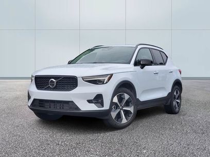 Used 2026 Volvo XC40 B5 Plus w/ Protection Package Premier