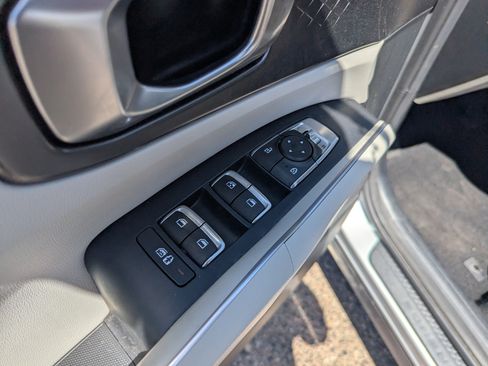 Used 2022 Kia Sorento S FWD image 21