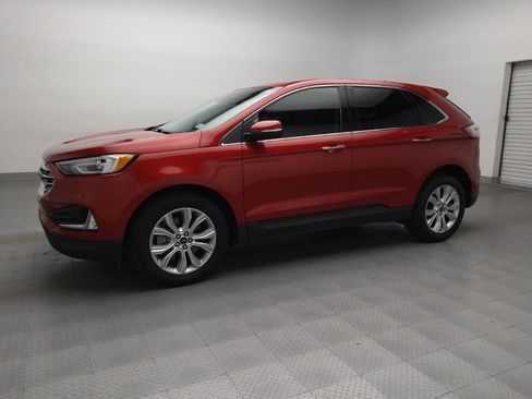Used 2022 Ford Edge Titanium image 2