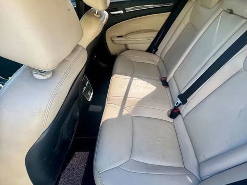 Used 2019 Chrysler 300 Touring L w/ Quick Order Package 22F image 8