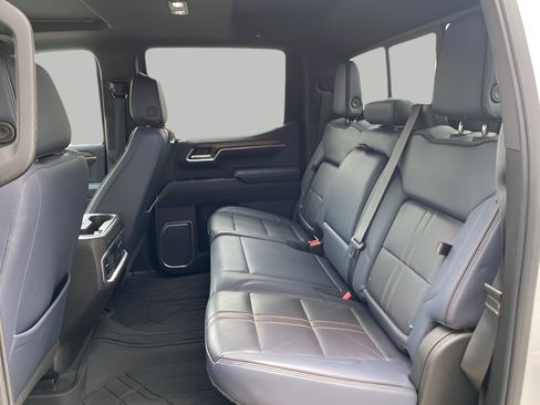 Used 2022 Chevrolet Silverado 1500 High Country image 10