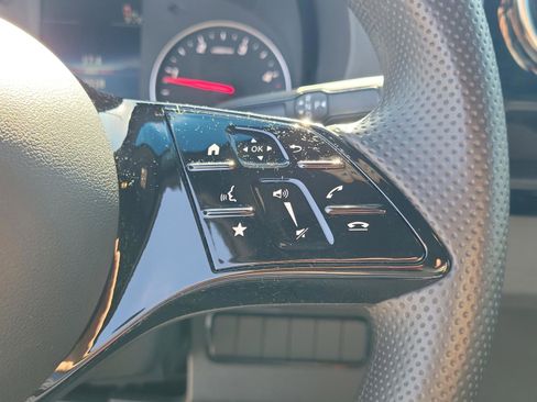 Used 2025 Mercedes-Benz Sprinter 2500 image 16