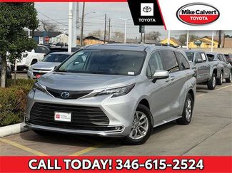 Certified 2024 Toyota Sienna XLE video 1