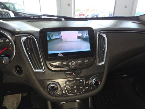 Used 2019 Chevrolet Malibu LT FWD image 34