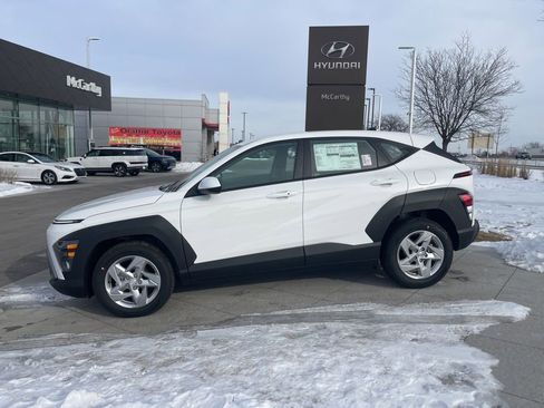 New 2026 Hyundai Kona SE image 2