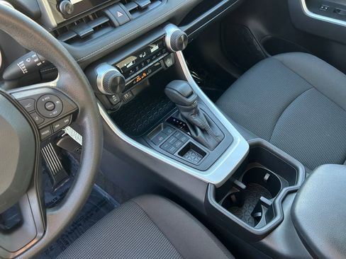 Used 2025 Toyota RAV4 LE AWD/4WD image 18