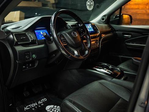 Used 2021 Honda Pilot Touring image 9