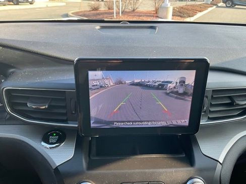 Used 2020 Ford Explorer XLT w/ Equipment Group 202A image 21