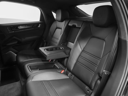 Certified 2026 Porsche Cayenne Turbo GT AWD/4WD image 48