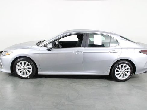 Used 2022 Toyota Camry LE FWD image 11
