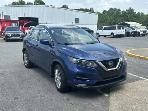 Used 2022 Nissan Rogue Sport SV FWD image 2