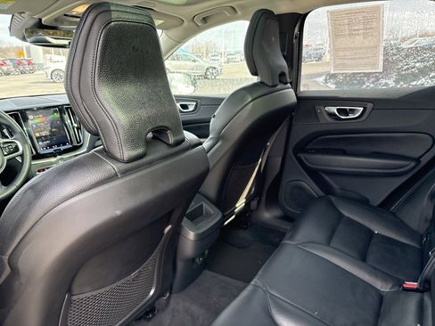 Used 2025 Volvo XC60 B5 Plus image 30