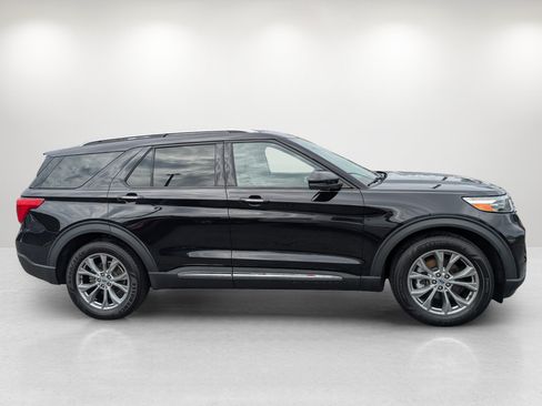 Used 2022 Ford Explorer Limited w/ Equipment Group 301A RWD image 4