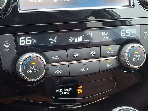 Used 2017 Nissan Rogue SL w/ SL Premium Package AWD/4WD image 9