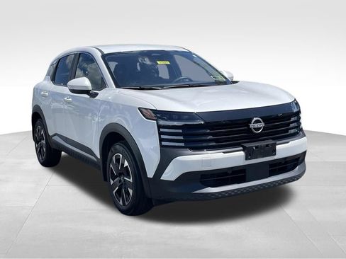 Certified 2025 Nissan Kicks SV AWD/4WD image 3