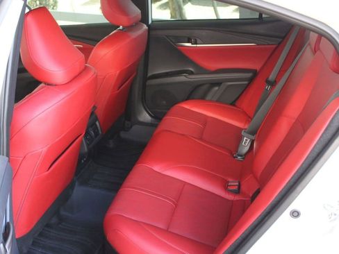 Used 2025 Toyota Camry XSE FWD image 9