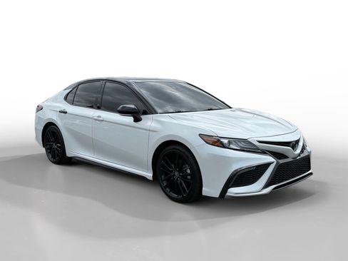 Used 2023 Toyota Camry XSE FWD image 7
