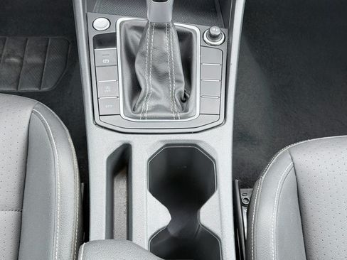 Used 2024 Volkswagen Jetta SE FWD image 20