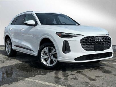 Used 2025 Audi Q5 Premium w/ Convenience Package