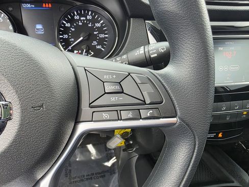 Used 2021 Nissan Rogue Sport S image 17