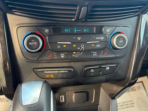 Used 2019 Ford Escape SEL image 22