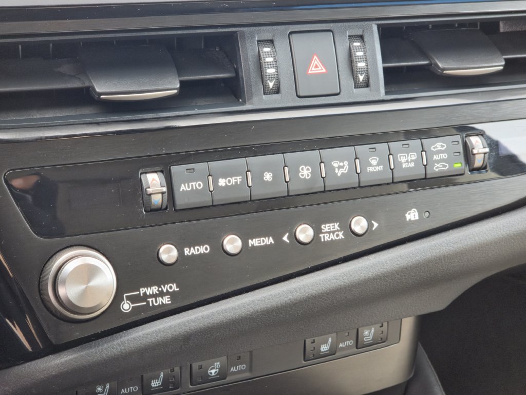 Used 2024 Lexus ES 350 w/ Premium Package FWD image 19