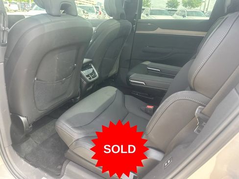 Certified 2025 Volvo EX90 Plus AWD/4WD image 21