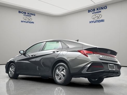 New 2026 Hyundai Elantra SE FWD image 21