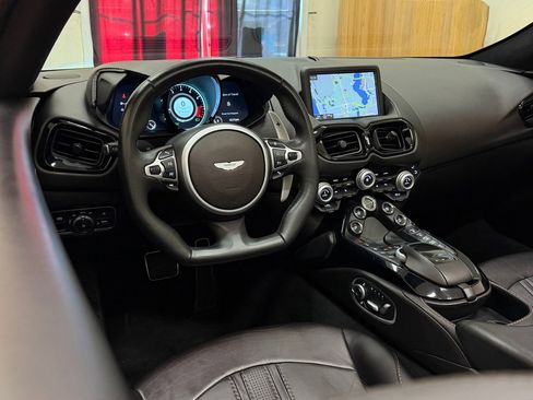 Used 2021 Aston Martin V8 Vantage Roadster image 31