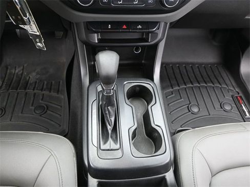 Used 2022 Chevrolet Colorado W/T image 9