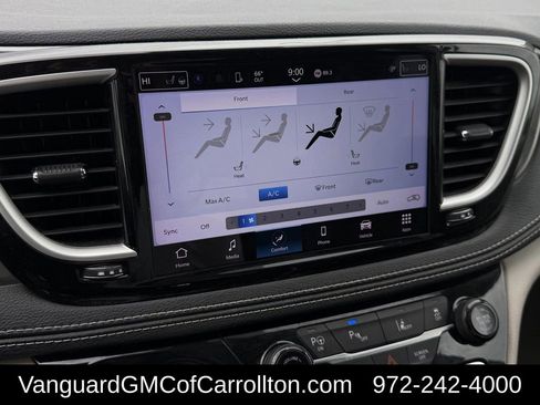 Used 2023 Chrysler Pacifica Touring-L FWD image 21