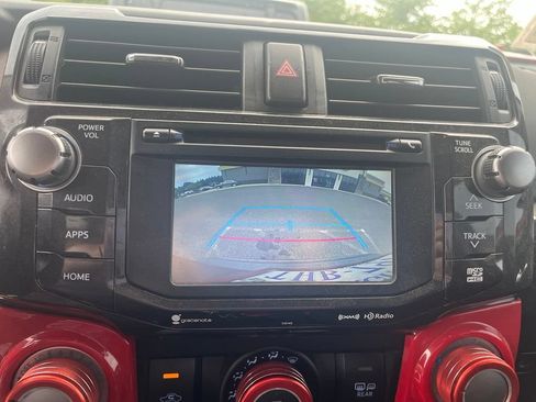 Used 2018 Toyota 4Runner TRD Off-Road AWD/4WD image 15