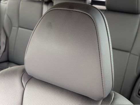 Certified 2025 Subaru Outback Touring w/ Popular Package #2 image 18