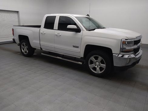 Used 2018 Chevrolet Silverado 1500 LT w/ Texas Edition RWD image 11