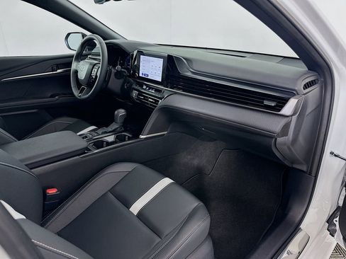 Certified 2025 Toyota Camry SE w/ Convenience Package image 28