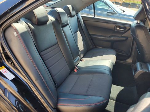 Used 2016 Toyota Camry SE FWD image 5
