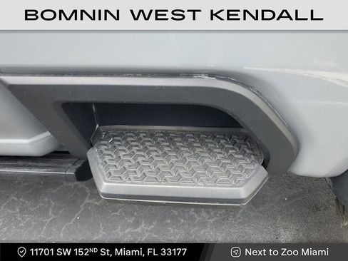 Used 2024 GMC Sierra 2500 AT4X w/ AT4X AEV Edition image 19