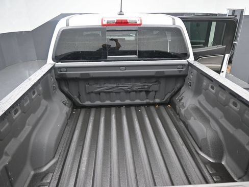Used 2024 Chevrolet Colorado ZR2 w/ Technology Package AWD/4WD image 8